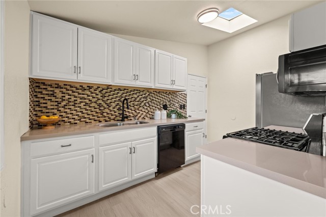 Detail Gallery Image 5 of 16 For 17411 Fairland Ct, Granada Hills,  CA 91344 - 3 Beds | 2 Baths