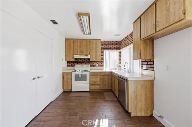 Detail Gallery Image 8 of 33 For 7035 Batavia Way, Riverside,  CA 92586 - 4 Beds | 2 Baths