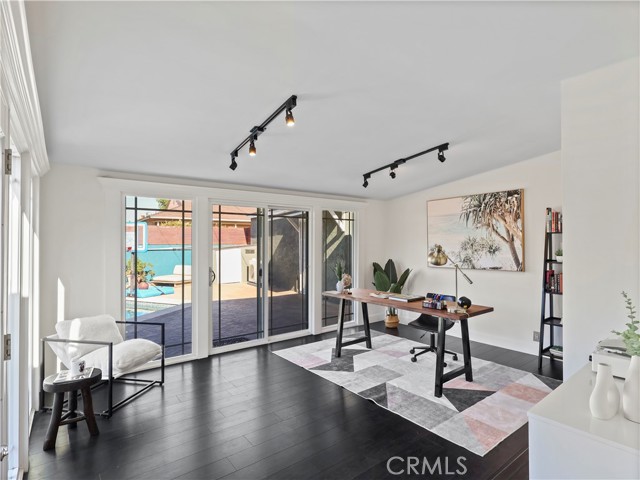 Detail Gallery Image 24 of 57 For 8110 Lesner Ave, Lake Balboa,  CA 91406 - 3 Beds | 2 Baths