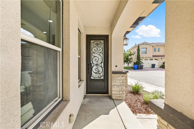 Detail Gallery Image 3 of 34 For 1450 W 11th St, Pomona,  CA 91766 - 4 Beds | 2/1 Baths