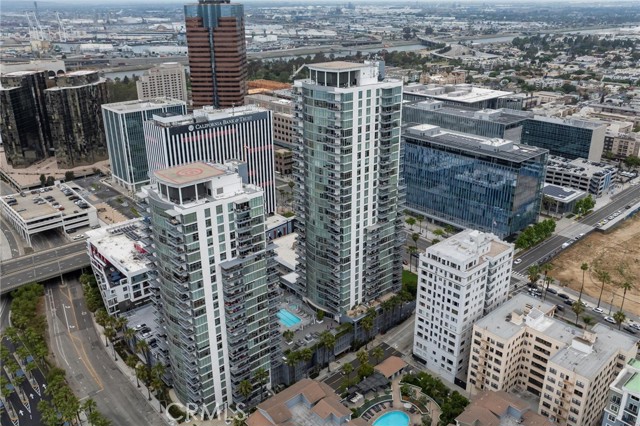 400 W Ocean Boulevard, Long Beach CA: https://media.crmls.org/medias/98c9085a-ea5a-4b93-ba14-3af4218a708a.jpg