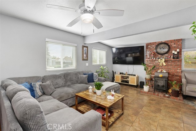 Detail Gallery Image 7 of 30 For 4822 E Lincoln, Hemet,  CA 92544 - 3 Beds | 2 Baths