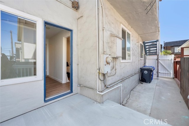 225 42nd Street, Manhattan Beach CA: https://media.crmls.org/medias/98caca23-b18c-4596-bce7-f5413afbc1ca.jpg