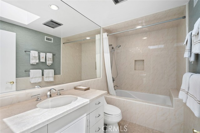 Detail Gallery Image 32 of 37 For 15 Skysail Dr, Corona Del Mar,  CA 92625 - 2 Beds | 2 Baths