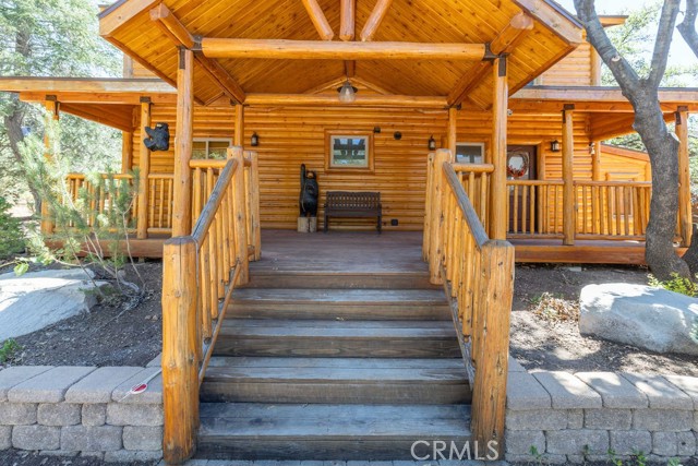 190 Yosemite Drive, Big Bear City CA: https://media.crmls.org/medias/98caf5f0-19f0-4378-b49e-ef202ab5378e.jpg