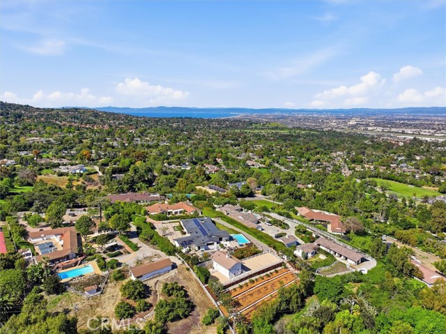 38 Saddleback, Rolling Hills CA: https://media.crmls.org/medias/98cb3665-0562-46a0-8333-5a7c10f3828e.jpg