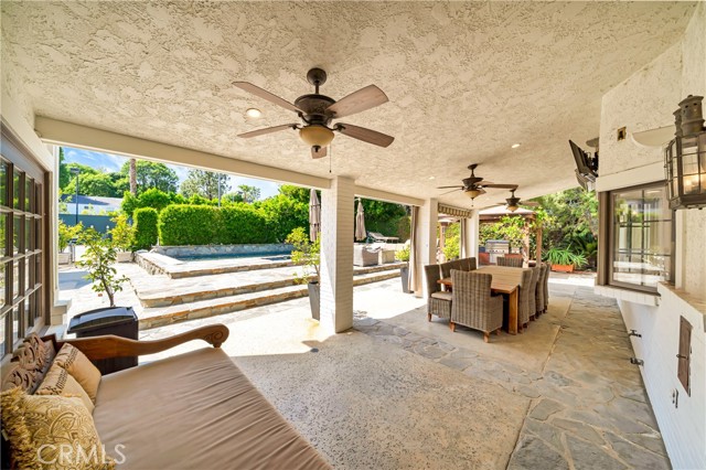 Detail Gallery Image 42 of 55 For 5441 Calvin Ave, Tarzana,  CA 91356 - 5 Beds | 5/1 Baths