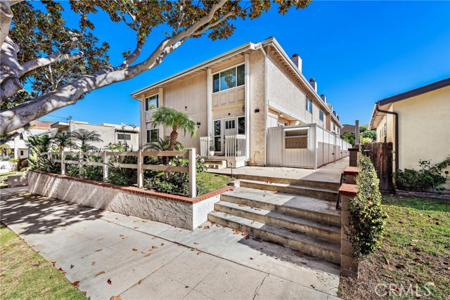 Detail Gallery Image 1 of 1 For 108 S Irena Ave #D,  Redondo Beach,  CA 90277 - 2 Beds | 2/1 Baths