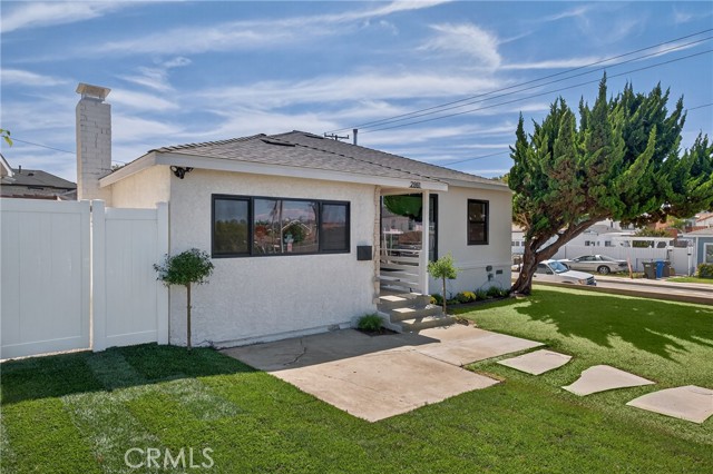Detail Gallery Image 4 of 29 For 2861 Pinckard Ave, Redondo Beach,  CA 90278 - 3 Beds | 2 Baths