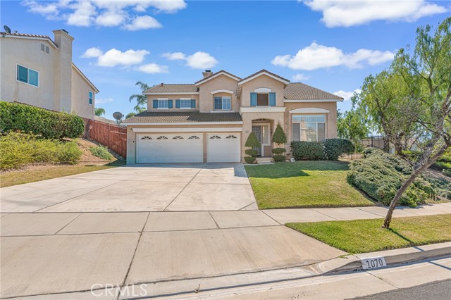 Detail Gallery Image 3 of 41 For 1070 Mandevilla Way, Corona,  CA 92879 - 3 Beds | 3/1 Baths