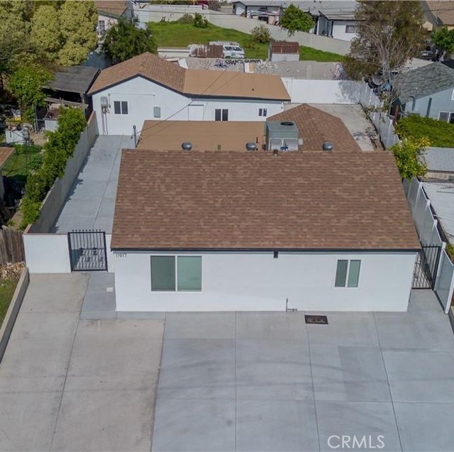11917 Burton Street, North Hollywood CA: https://media.crmls.org/medias/98cdb249-df6c-4704-be68-04e5cae3fe0c.jpg