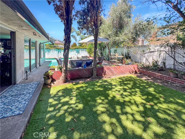 20442 Craimer Lane, Huntington Beach CA: https://media.crmls.org/medias/98cdc84e-2110-4655-955c-92f0f79e332a.jpg