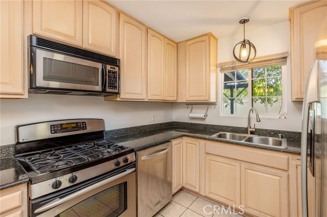 Detail Gallery Image 8 of 23 For 4410 Stern, Sherman Oaks,  CA 91423 - 3 Beds | 2 Baths