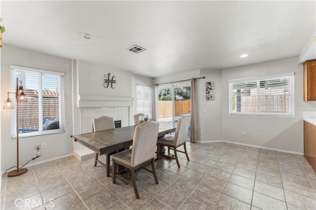 Detail Gallery Image 12 of 34 For 44200 Gillan Ave, Lancaster,  CA 93535 - 4 Beds | 3 Baths