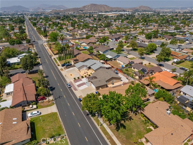 Image 41 of 44 For 22586 Main Street