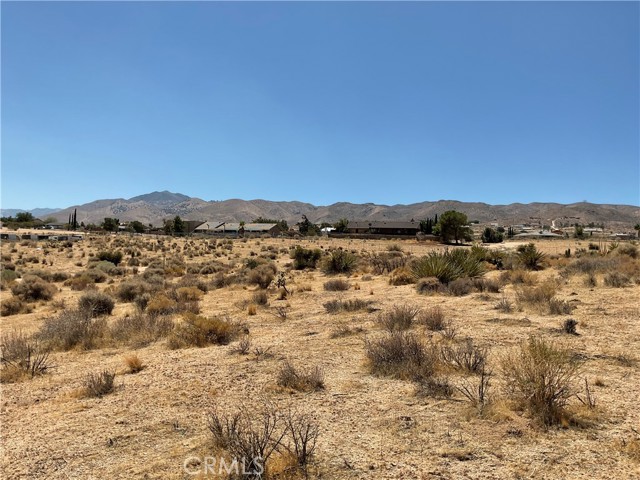 Detail Gallery Image 2 of 11 For 7 Ocotillo Way, Apple Valley,  CA 92308 - – Beds | – Baths