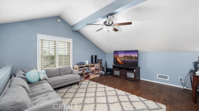 Detail Gallery Image 13 of 25 For 10412 Starshine Dr, Moreno Valley,  CA 92557 - 4 Beds | 2/1 Baths