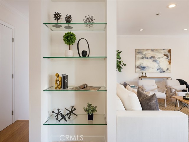 Detail Gallery Image 16 of 37 For 10664 Wilkins Ave #202,  Los Angeles,  CA 90024 - 2 Beds | 2/1 Baths