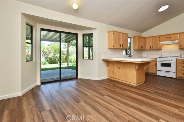 Detail Gallery Image 11 of 25 For 369 Quarterhorse Ln, Paso Robles,  CA 93446 - 3 Beds | 2 Baths