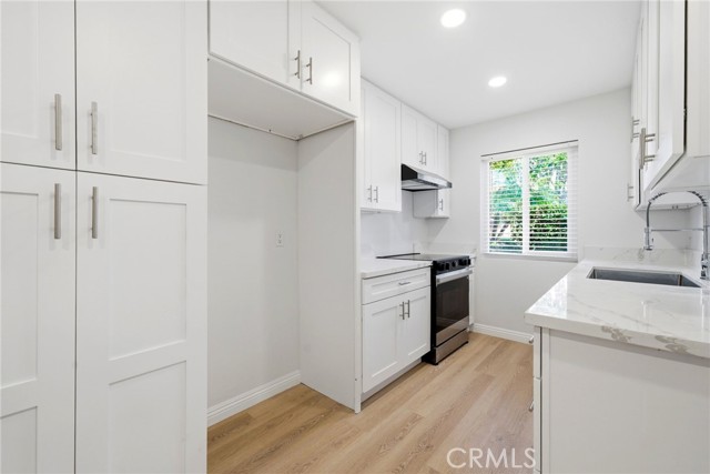 Detail Gallery Image 6 of 13 For 400 N Acacia Ave #A17,  Fullerton,  CA 92831 - 1 Beds | 1 Baths