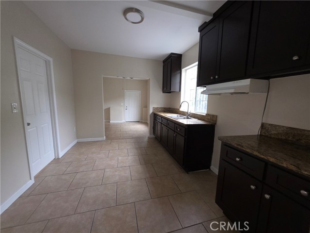 123 E Gage Avenue, Los Angeles CA: https://media.crmls.org/medias/98d21fb0-7927-4d89-8593-a00f3f373252.jpg