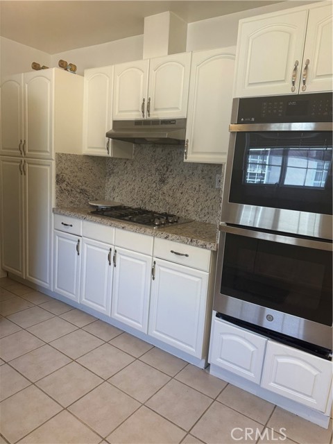 Detail Gallery Image 18 of 69 For 5118 Newcastle Ave, Encino,  CA 91316 - 3 Beds | 2 Baths