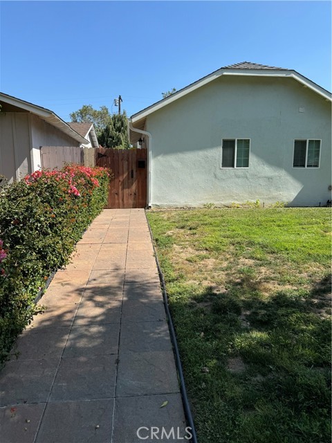 Detail Gallery Image 1 of 9 For 23340 Schoolcraft St, West Hills,  CA 91307 - 1 Beds | 1 Baths
