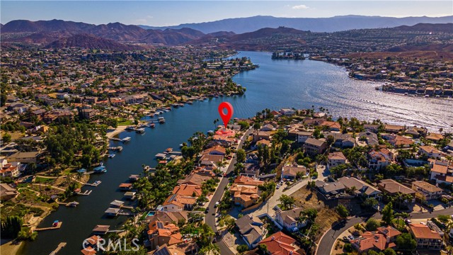 Detail Gallery Image 3 of 70 For 22166 W San Joaquin Dr, Canyon Lake,  CA 92587 - 5 Beds | 4/1 Baths