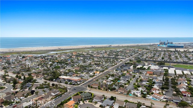 Detail Gallery Image 47 of 52 For 21941 Oceanview Ln, Huntington Beach,  CA 92646 - 4 Beds | 2/1 Baths