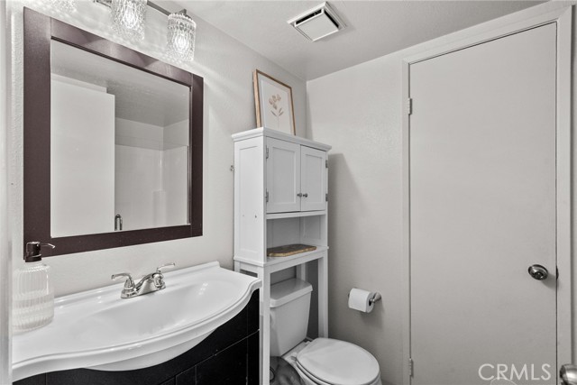 17910 River Circle, Canyon Country CA: https://media.crmls.org/medias/98d6b10e-3a6e-4781-99cb-6df4528db9a7.jpg