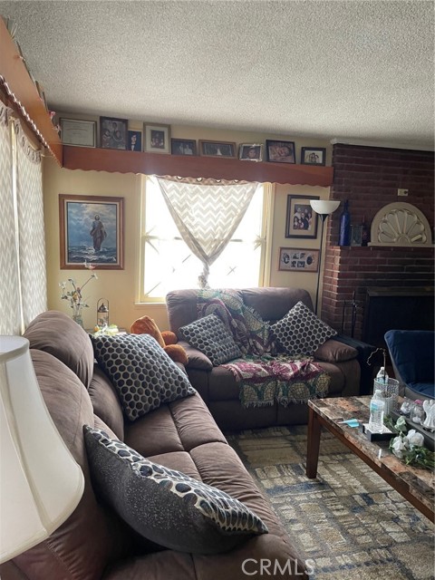 Detail Gallery Image 3 of 19 For 1017 Avenida De Pio Pico, Placentia,  CA 92870 - 3 Beds | 2 Baths