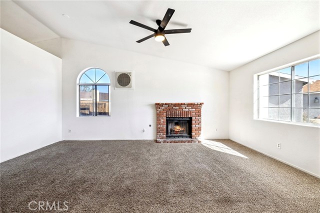 3112 Echo Drive, Rosamond CA: https://media.crmls.org/medias/98d72a2c-c7b5-423e-b5b8-7c1f624bdec6.jpg