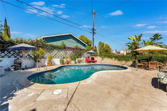 Detail Gallery Image 13 of 19 For 5413 Meridian St, Los Angeles,  CA 90042 - 3 Beds | 1 Baths