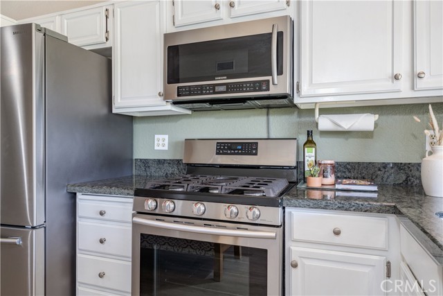 Detail Gallery Image 15 of 42 For 13052 Laramore Ln, Garden Grove,  CA 92843 - 4 Beds | 2 Baths