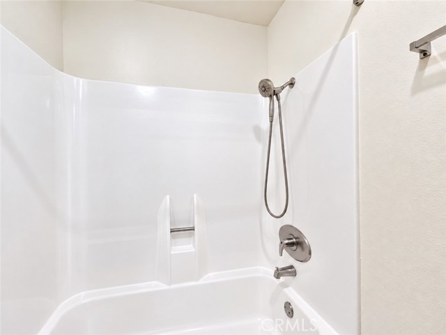 6907 Whitsett Avenue, 205 photo 8