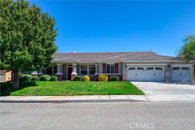 Detail Gallery Image 1 of 26 For 40824 Las Piedras, Palmdale,  CA 93551 - 5 Beds | 3 Baths