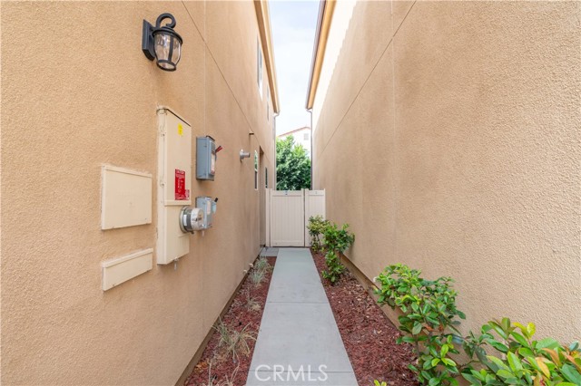 Detail Gallery Image 3 of 27 For 10261 Angel Ln, Pacoima,  CA 91331 - 4 Beds | 2/1 Baths