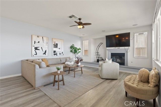 21 Plaza Modena, Lake Elsinore CA: https://media.crmls.org/medias/98d8b468-badf-490b-bbc3-86294a52abc8.jpg