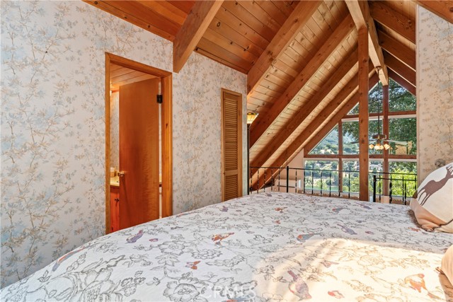 328 Wylerhorn Drive, Crestline CA: https://media.crmls.org/medias/98d8b873-718b-4bb0-8aa9-db06941ecc64.jpg