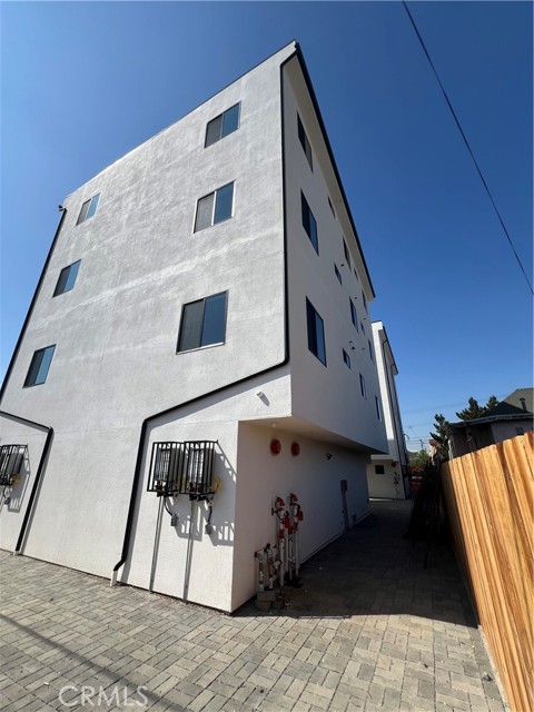 1128 Ardmore, Los Angeles CA: https://media.crmls.org/medias/98d8f80e-c178-4038-bdf8-0d7dc6f98129.jpg