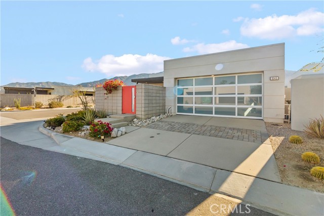 Detail Gallery Image 5 of 35 For 3345 Ambassador Dr, Palm Springs,  CA 92262 - 3 Beds | 2/1 Baths