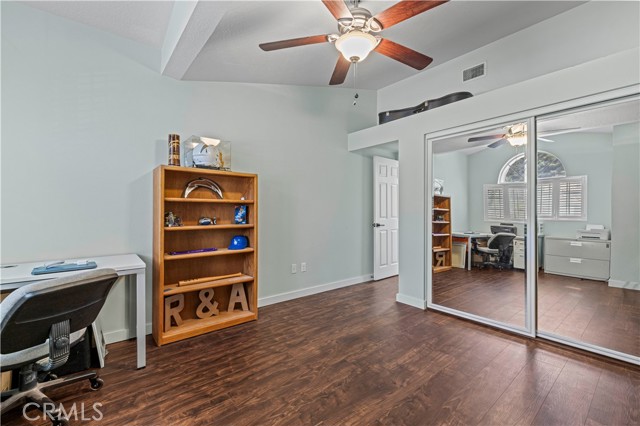 28777 Kathleen Avenue, Saugus CA: https://media.crmls.org/medias/98d9f0e2-a7b4-4ad6-be64-752636b5f797.jpg