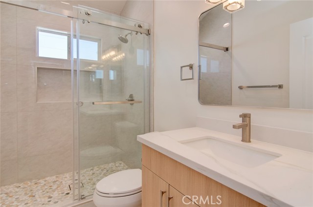 Detail Gallery Image 11 of 19 For 527 Westminster #B,  Newport Beach,  CA 92663 - 3 Beds | 2 Baths
