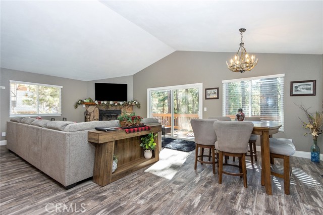 Detail Gallery Image 8 of 32 For 43005 Monterey, Big Bear Lake,  CA 92315 - 3 Beds | 2 Baths