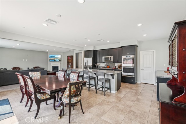 Detail Gallery Image 13 of 43 For 5371 Salt Bush Way, Fontana,  CA 92336 - 4 Beds | 3 Baths