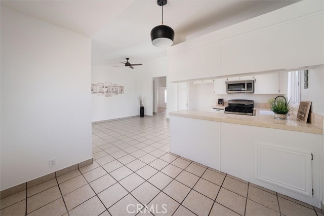 Detail Gallery Image 13 of 35 For 44632 17th, Lancaster,  CA 93534 - 5 Beds | 2 Baths