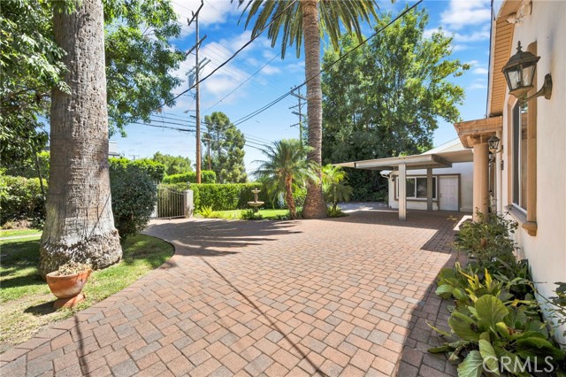 18930 Wells Drive, Tarzana CA: https://media.crmls.org/medias/98ddeba9-25f5-44cc-a1c3-70468fe67cd9.jpg