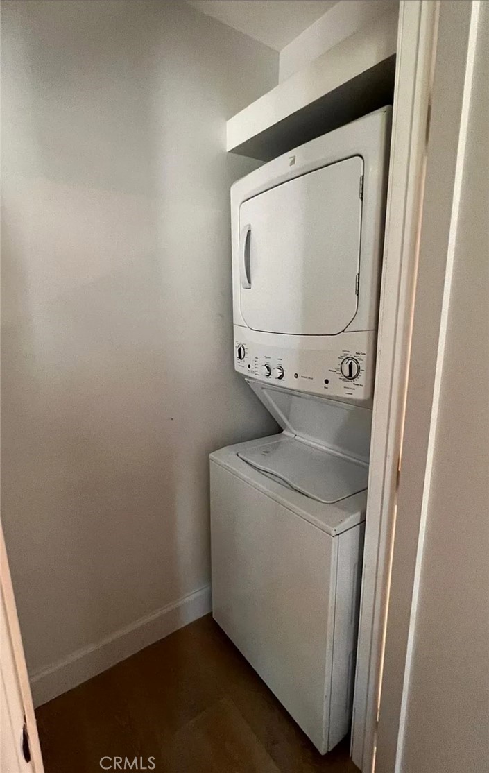 https://media.crmls.org/medias/98de06b5-1c34-40a8-a0dd-70b732f9bb7d.jpg?preset=X-Large