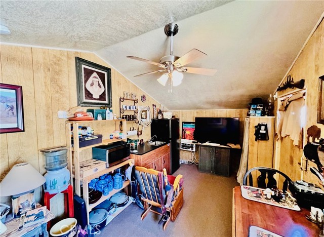 24212 Kansa Road, Apple Valley CA: https://media.crmls.org/medias/98de8cfa-b3f5-4359-8295-a34f6f359cbe.jpg