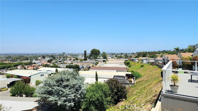 2550 Pacific Coast, Torrance CA: https://media.crmls.org/medias/98df36cf-ac5e-43a0-8347-b3984112470e.jpg